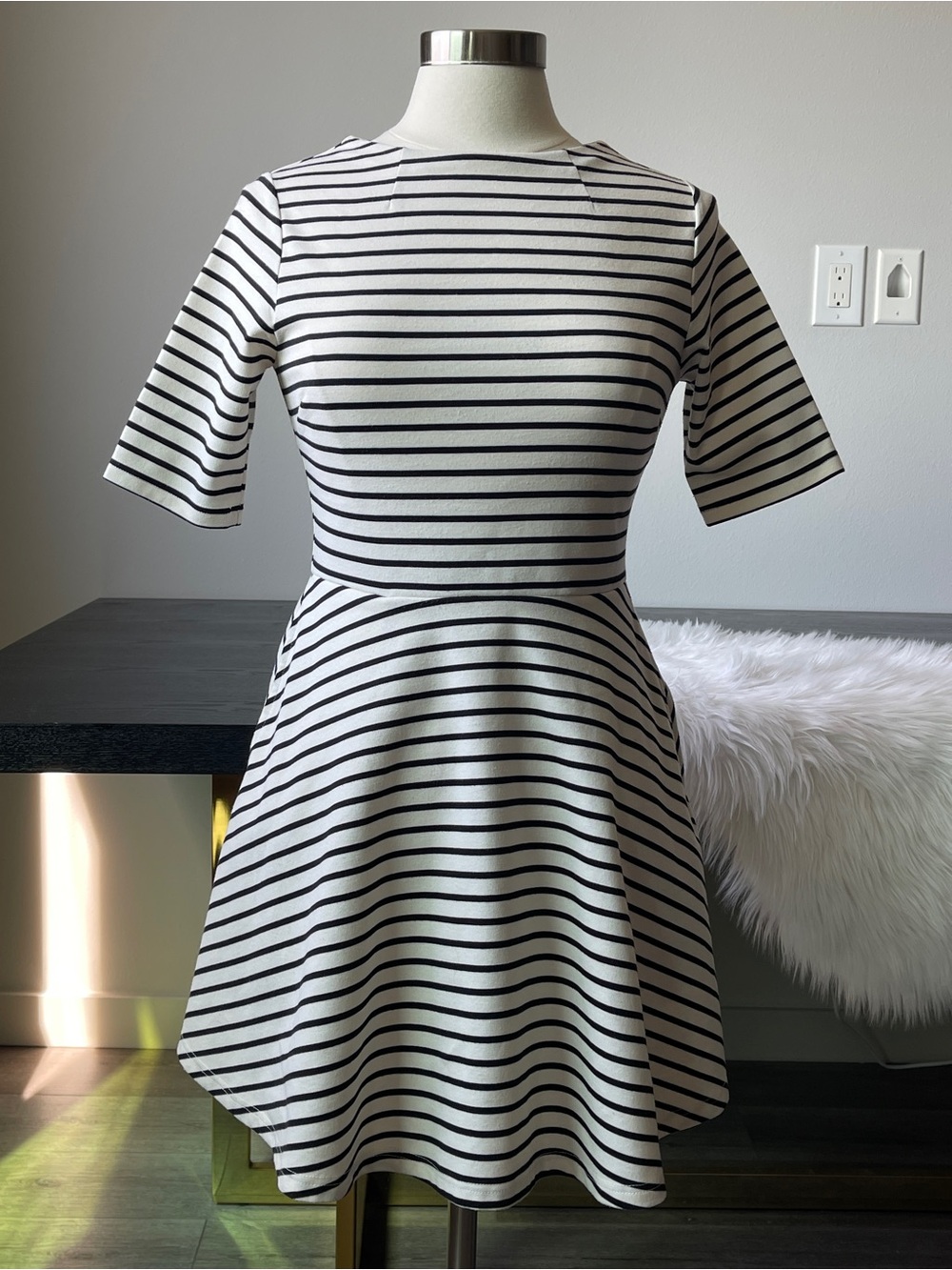 Size XS/S JEANASIS Parisian Stripe Fit-and-Flare Knit Mini Dress  In excellent P